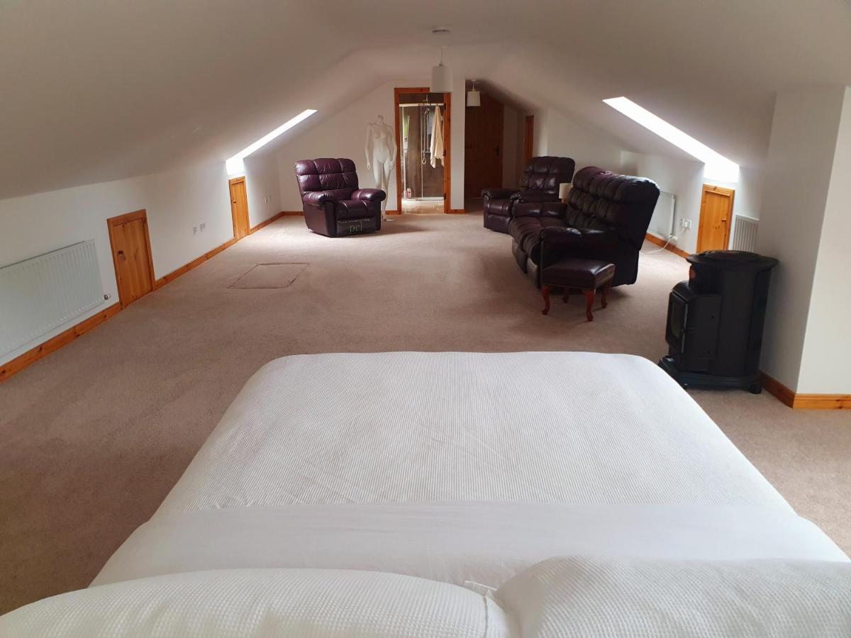 Urkers' Guest Accommodation Crossmaglen Eksteriør bilde