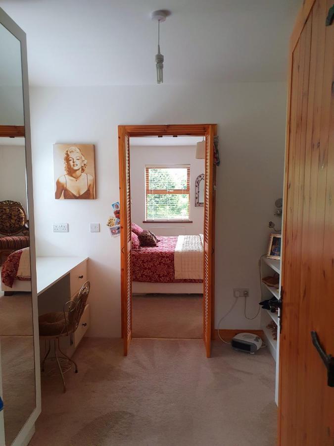 Urkers' Guest Accommodation Crossmaglen Eksteriør bilde
